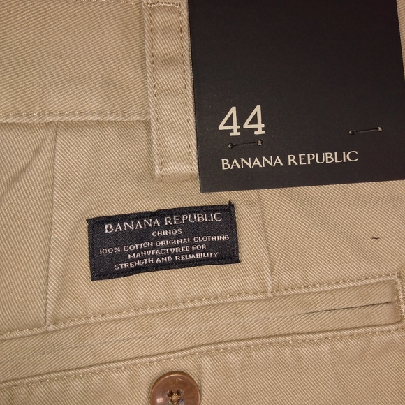 Banana Republic Khaki Shorts-Tan-44-New with Tags - Picture 3 of 4